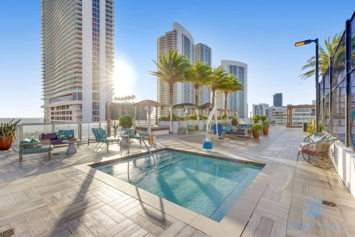 Luxury With Stunning View, Balcony, Amazing Pools Hollywood Exterior foto