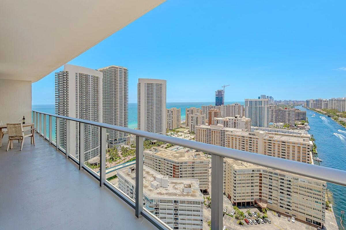 Luxury With Stunning View, Balcony, Amazing Pools Hollywood Exterior foto