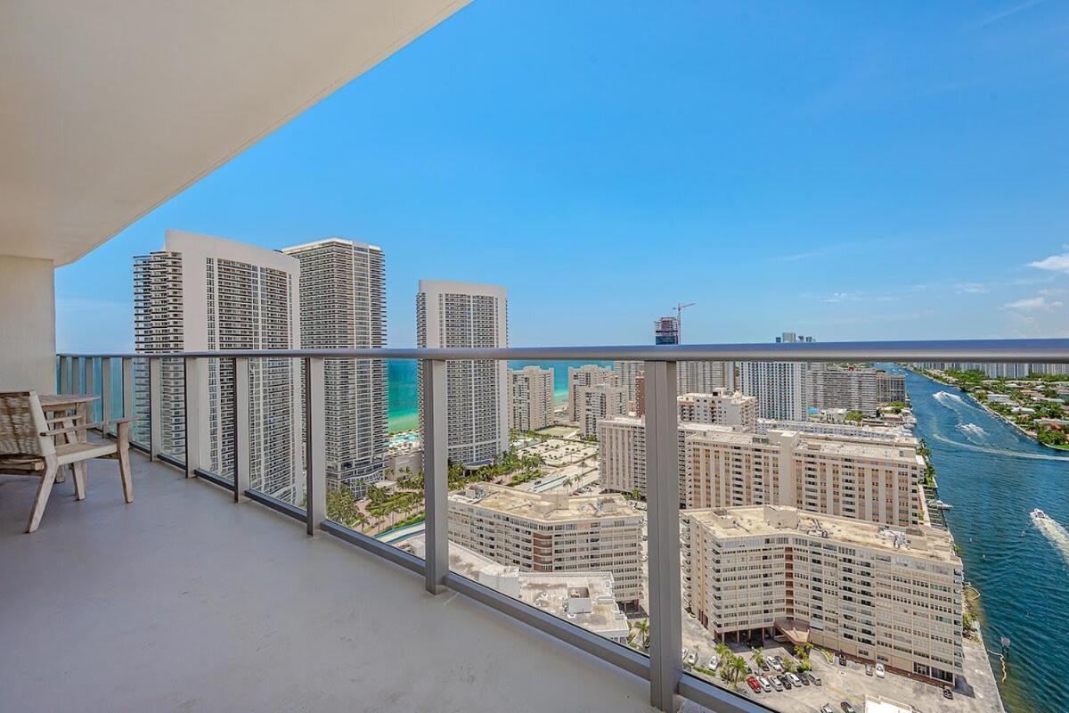 Luxury With Stunning View, Balcony, Amazing Pools Hollywood Exterior foto