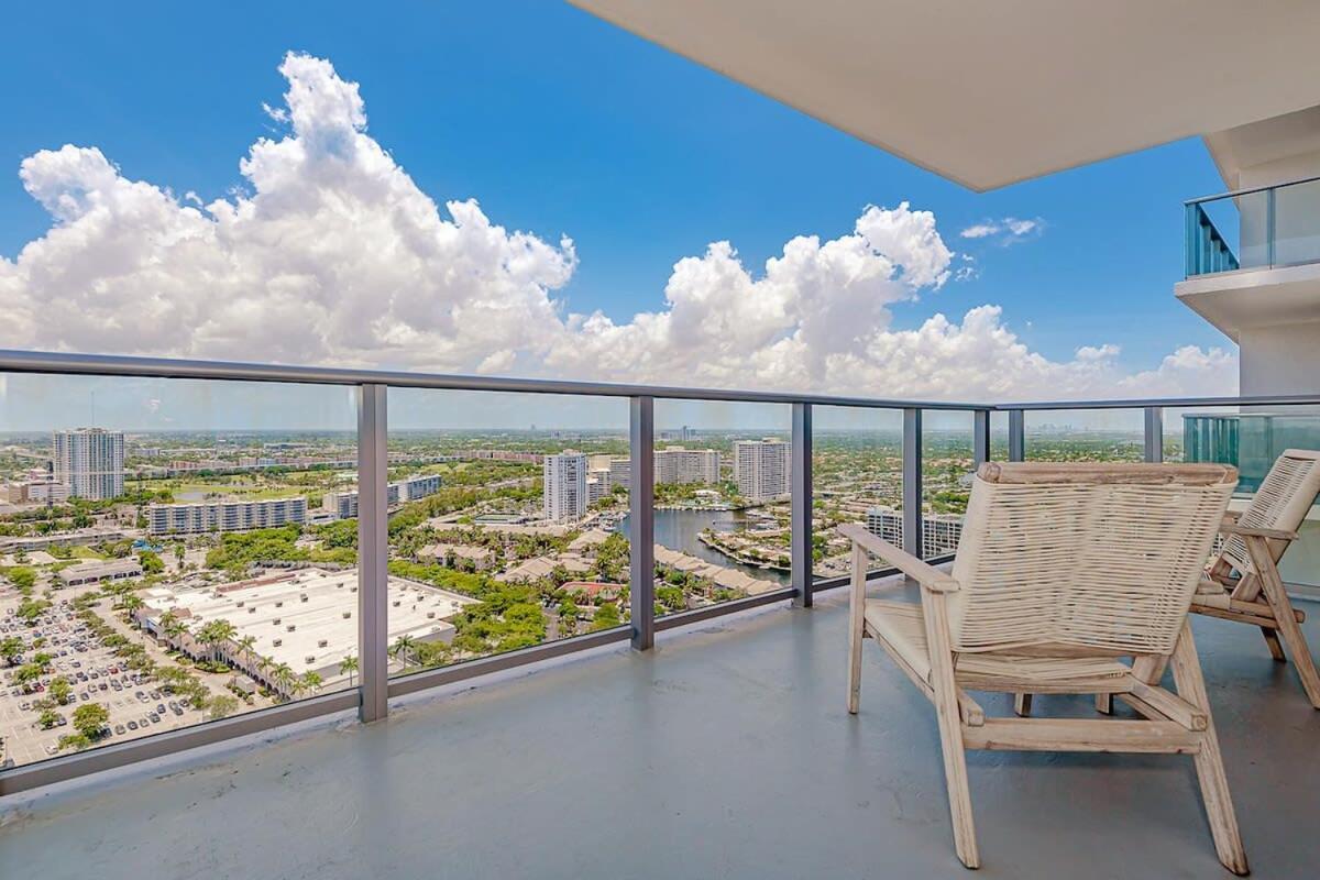 Luxury With Stunning View, Balcony, Amazing Pools Hollywood Exterior foto